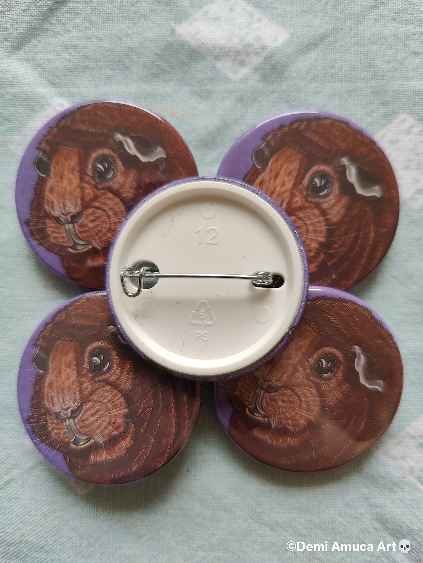 Button pin: Guineapig