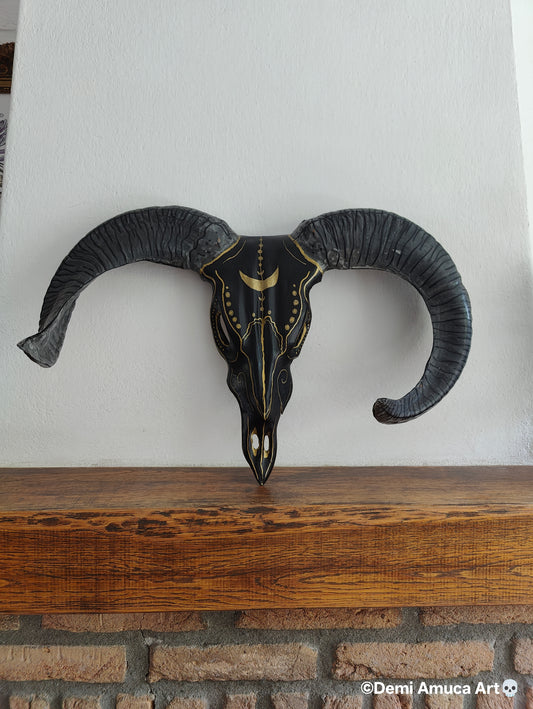 Woodpaint: Black skull (no shipping)