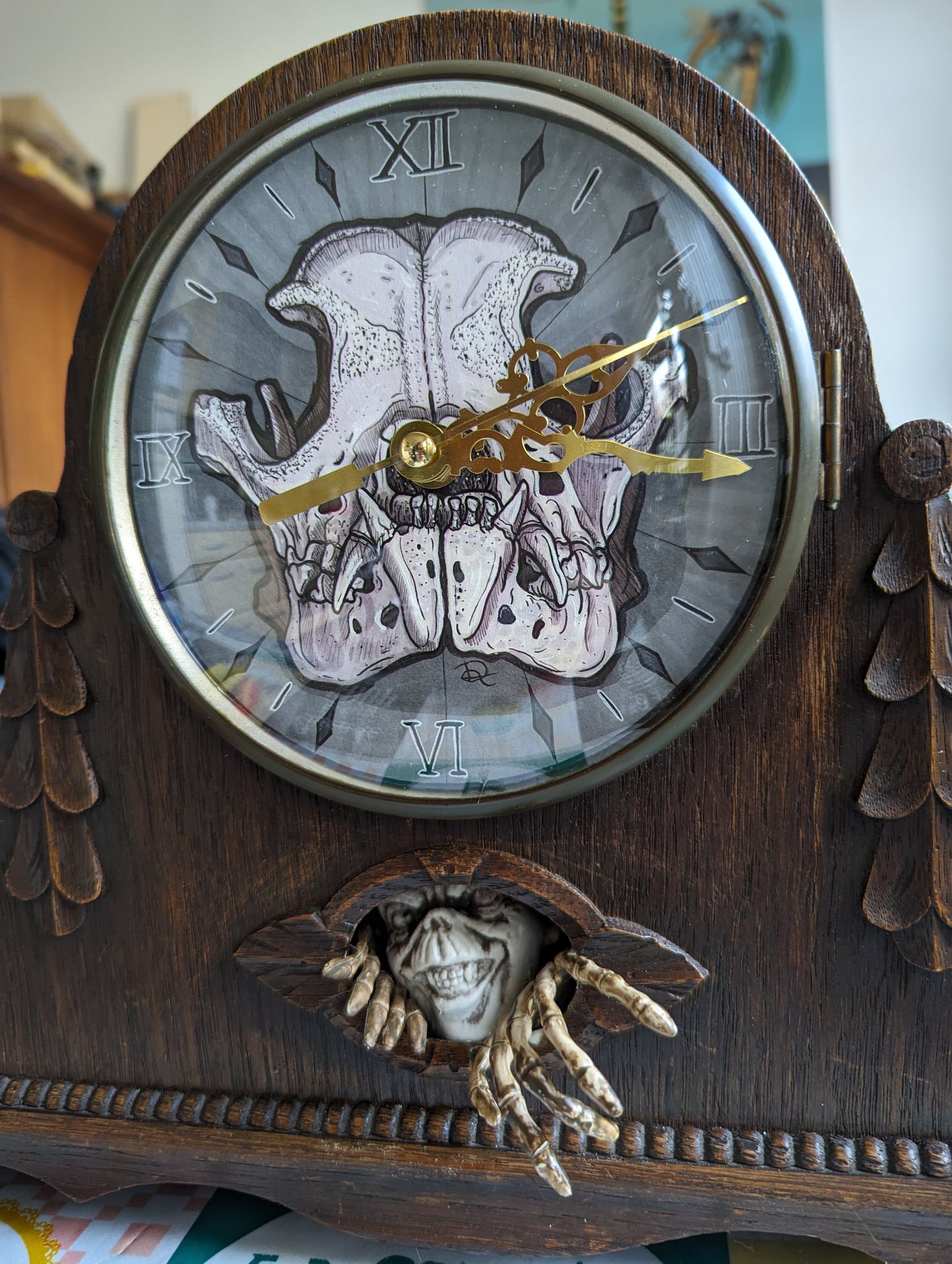 Boxer skull clock (No shipping)