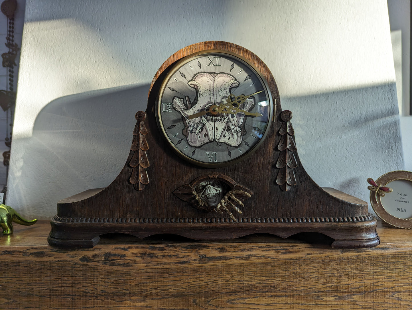 Boxer skull clock (No shipping)