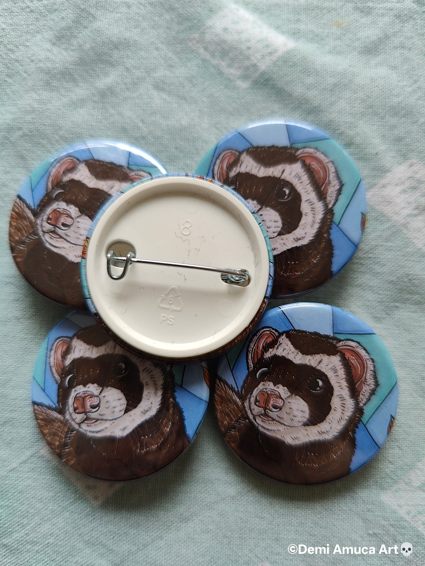 Button pin: Brown Ferret