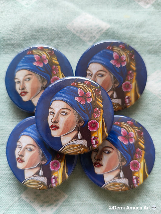 Button pin: My girl with a pearl