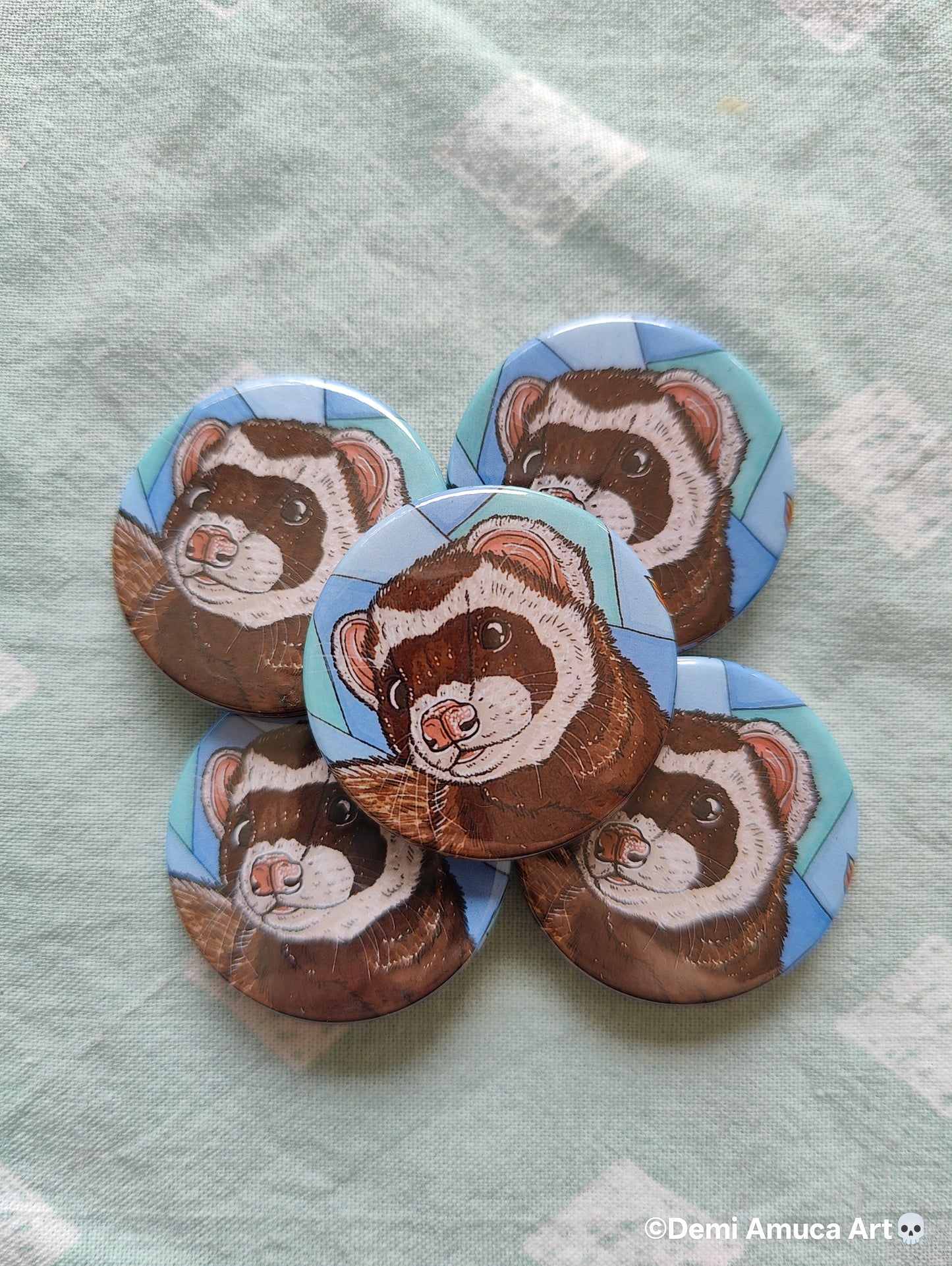 Button pin: Brown Ferret