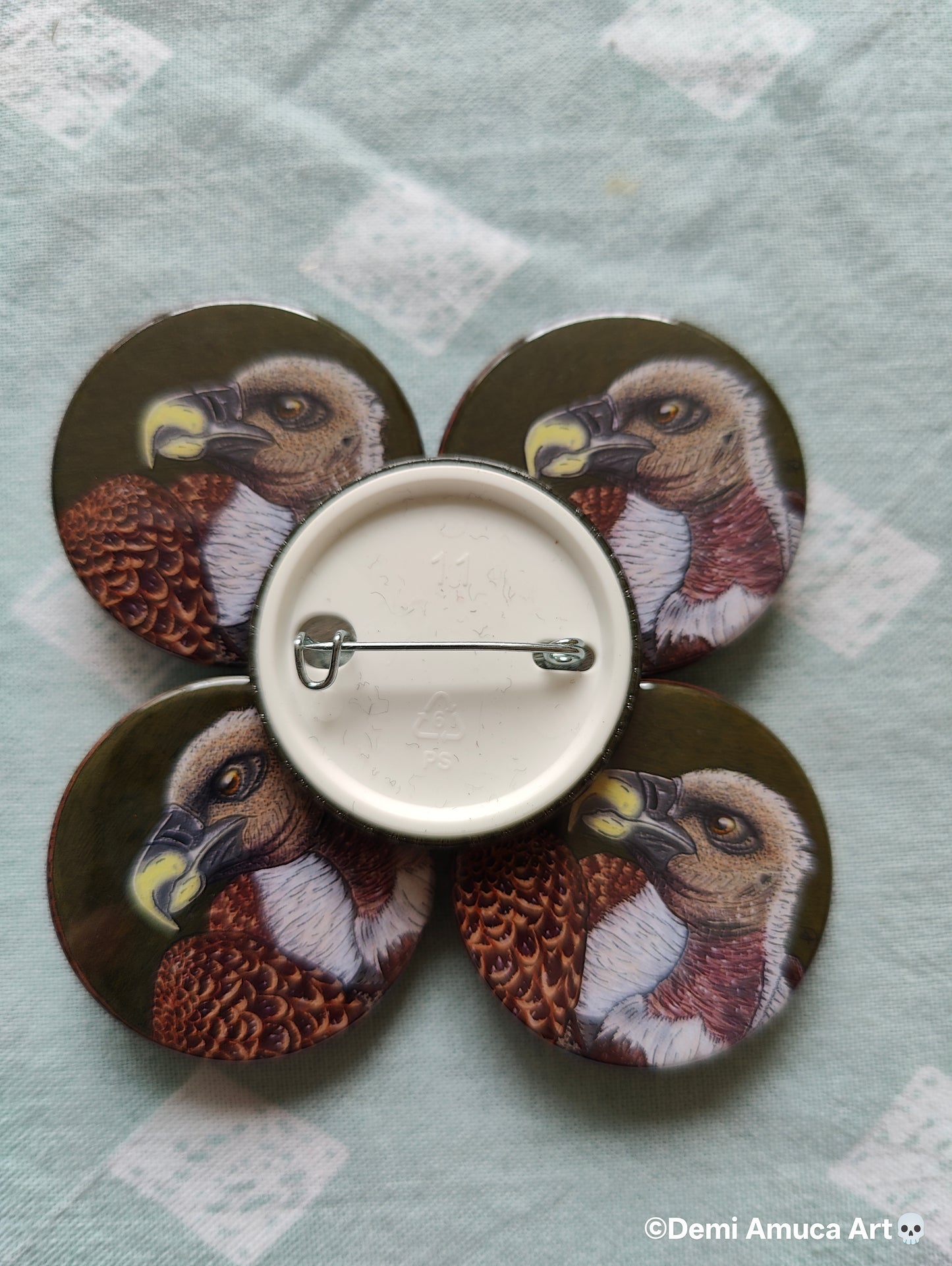 Button pin: Vulture
