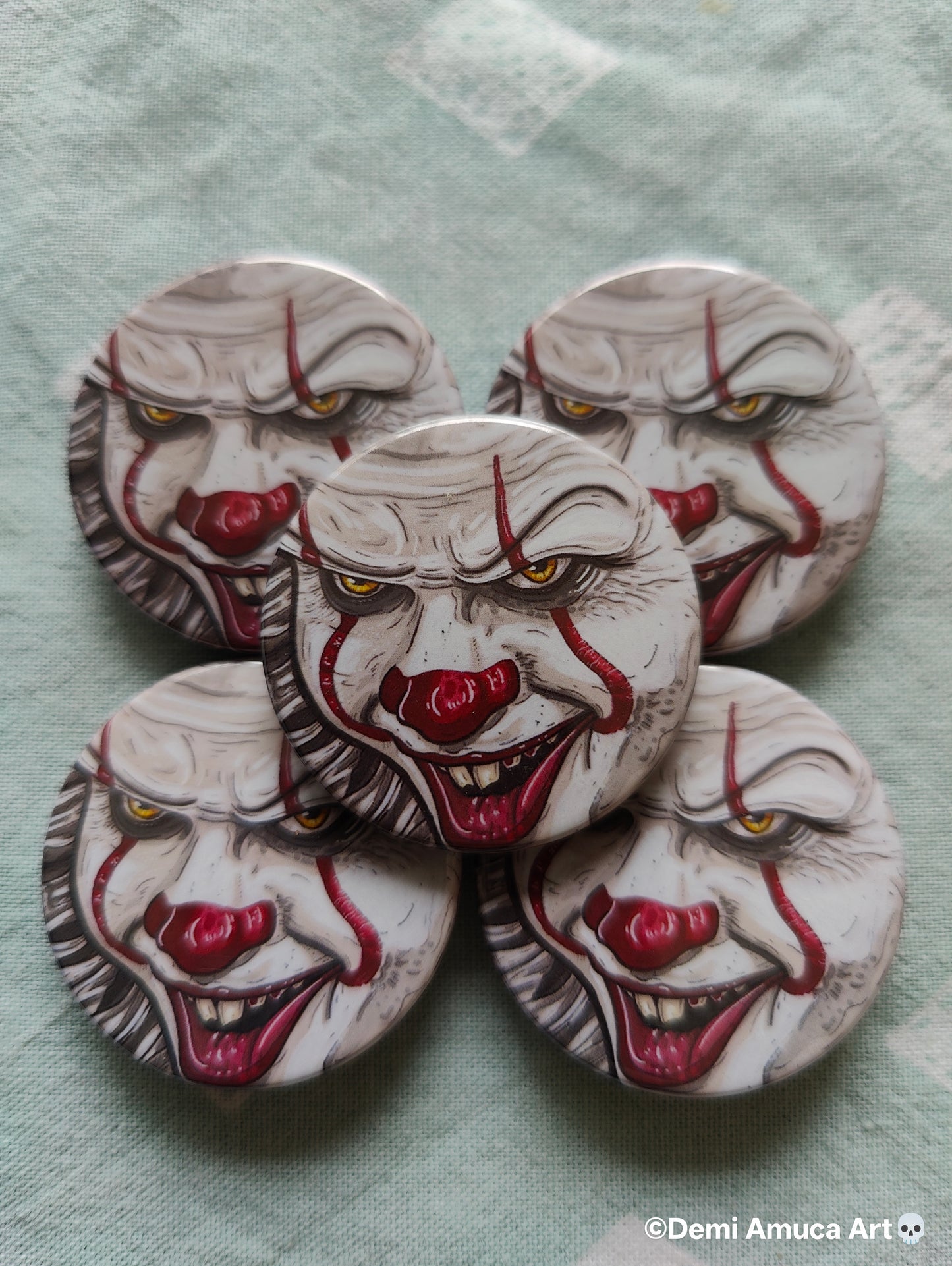 Button pin: Pennywise