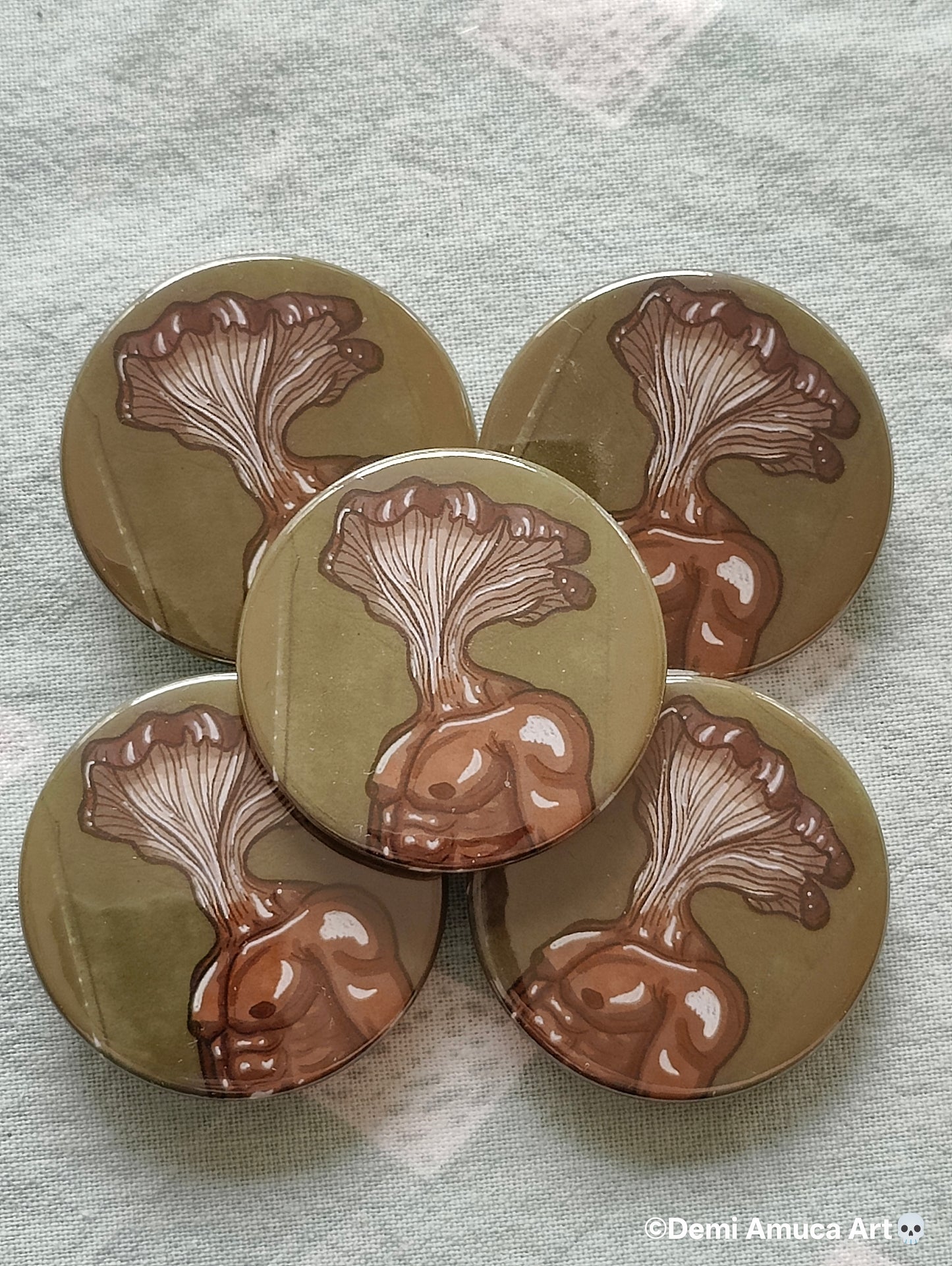 Button pin: Oyster mushroom